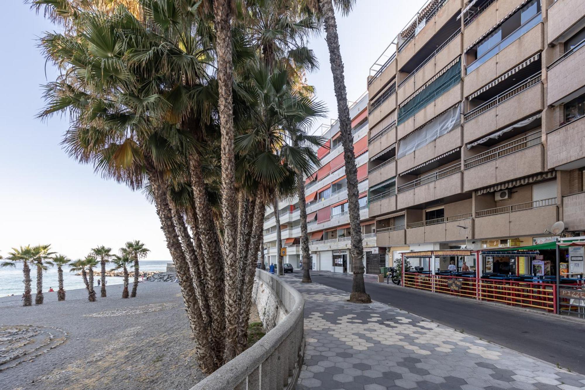 Atico Primera Linea De Playa Apartment Almunecar Bagian luar foto